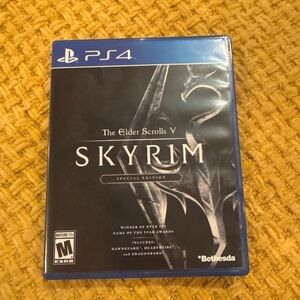 The Elder Scrolls V: Skyrim Special Edition PS4 - Black